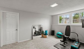 1047 Lowell Dr, Apple Valley, MN 55124