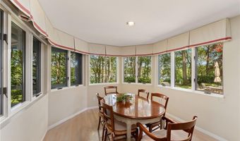 125 Woodruff Ave, Narragansett, RI 02882