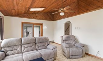11 James Dr, Albany, NY 12211
