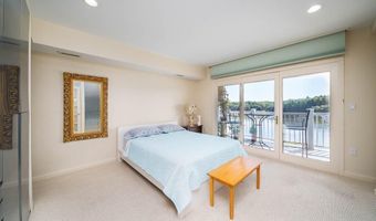 152 Crompton Ave 12, East Greenwich, RI 02818