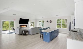 5 Pelham Ln, Bayville, NJ 08721