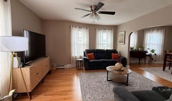 1289 Cranston St, Cranston, RI 02920