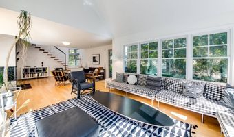 54 Gardiner Dr, Amagansett, NY 11930