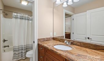 103 Village Pointe Ln, Asheville, NC 28803