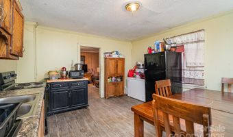 210 Lincoln St, Badin, NC 28009