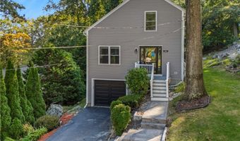 24 Smith St, Lincoln, RI 02865