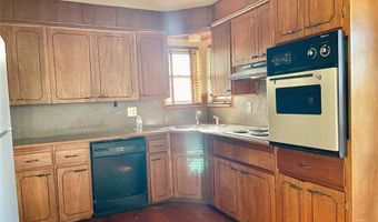 1216 C St, Arapaho, OK 73620