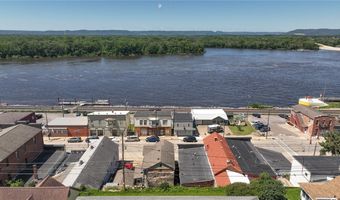 106 S 2nd St, Alma, WI 54610