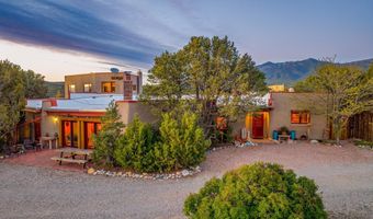 174 Hondo Seco Rd, Arroyo Hondo, NM 87513