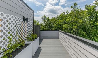 2601 30TH St NE 11, Washington, DC 20018