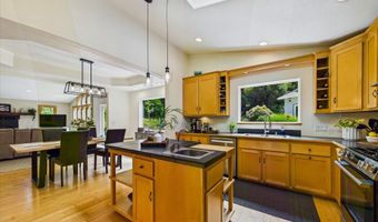 186 Lindholm Ln, Arcata, CA 95521
