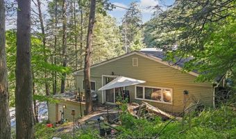 6680 Haasadahl Rd, Allentown, PA 18106