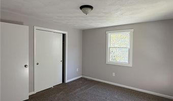 7 Leatherleaf Rd, Narragansett, RI 02882