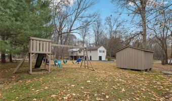 8 Apple Blossom Ct, Airmont, NY 10952