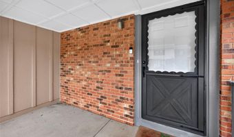 2358 Hidden Meadow Ln, Ballwin, MO 63021