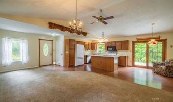 13590 Eddy Rd, Athens, OH 45701