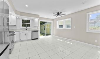 110 Minturn Rd, Bridgeport, CT 06606