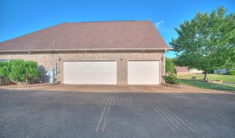 6450 WELLS Grv, Bartlett, TN 38135