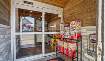 108 W 1st, Dyersville, IA 52040