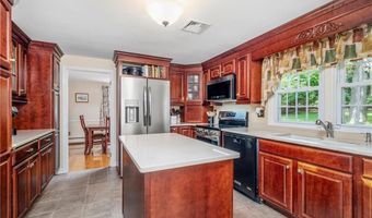 10 Roselawn Ave, North Smithfield, RI 02824