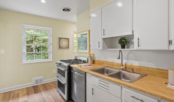 4610 ROXBURY Dr, Bethesda, MD 20814