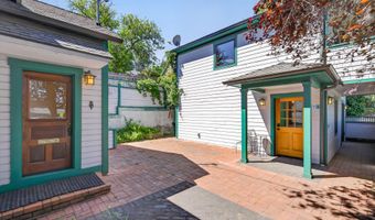 19 Gresham St, Ashland, OR 97520