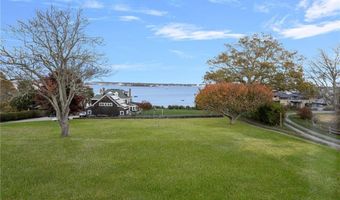 39 Walcott Ave, Jamestown, RI 02835