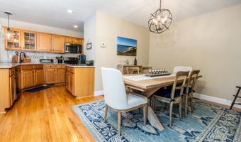 8 Hollyhock Knoll Ct 8, Bourne, MA 02532