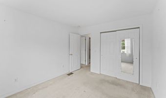56 Pembroke Rd APT 11, Danbury, CT 06811