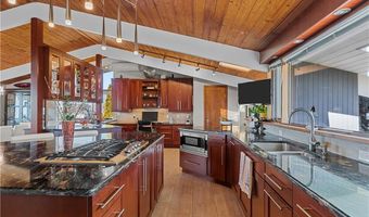 10 Ocean View Dr, Middletown, RI 02842