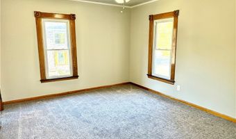 572 W Main St, Adena, OH 43901