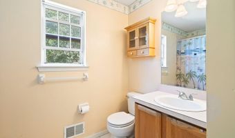 7 Willowtree Ct, Barnegat, NJ 08005
