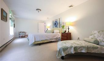 42 Hopkins Ave, Johnston, RI 02919