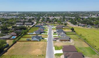 738 Saint Vincent Dr, Alamo, TX 78516