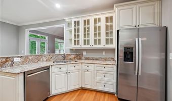 5145 Harbour Ridge Dr, Alpharetta, GA 30005