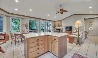 211 Emerald Meadows Dr, Arnolds Park, IA 51331
