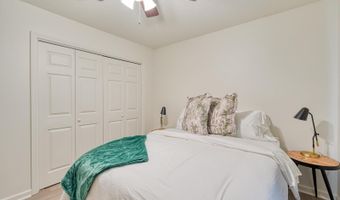 921 Hollyhock Ct, Boiling Springs, SC 29316
