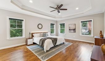 2354 N QUEBEC St, Arlington, VA 22207
