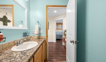 1676 SE 3RD St, Astoria, OR 97103