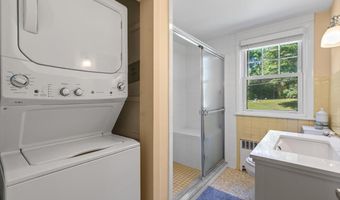 316 Leetes Island Rd, Branford, CT 06405