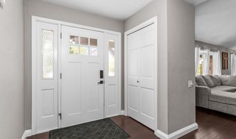 11 HILLTOP Ct, Appleton, WI 54914