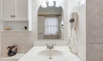 1432 Mizzen Ave, Beachwood, NJ 08722