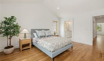 349 SE 4th St, Bentonville, AR 72712
