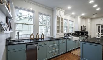 2221 Olive St, Baton Rouge, LA 70806