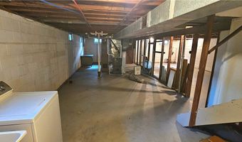 1208 Westshore Dr, Ashtabula, OH 44004