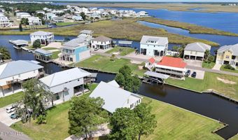424 Riverview Dr, Bay St. Louis, MS 39520