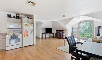 202 N 17TH St Apt D, Allentown, PA 18104