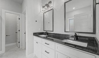 2 Creetown Ln, Bella Vista, AR 72715