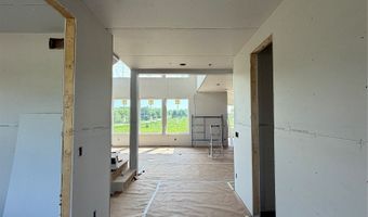 499 NE 9th St, Polk City, IA 50226