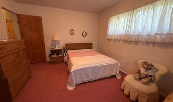 8075 Loop Rd, Alexandria, PA 16611